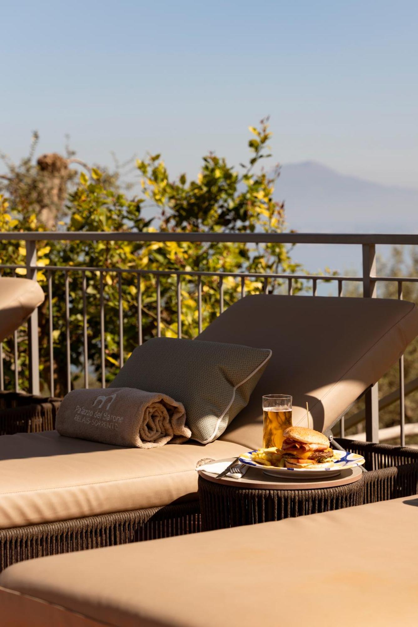 Готель Relais Palazzo Del Barone (Adults Only) Сорренто Екстер'єр фото